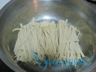 炝拌豆腐丝的最新做法