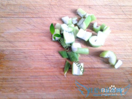 怎么做豆腐生菜葱花解腻汤