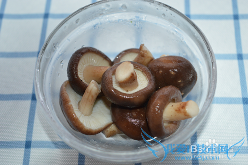 蛤仔香菇烧豆腐的做法