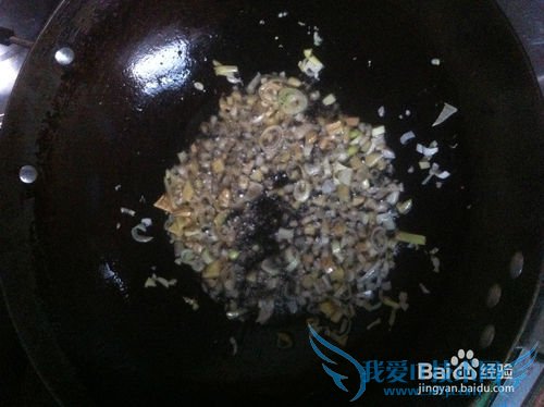 夏季养生菜——金针菇炖冻豆腐