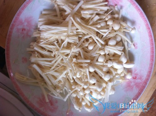 夏季养生菜——金针菇炖冻豆腐