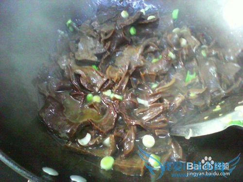 葱香橡子开胃菜