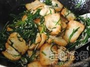 虾皮韭菜烧豆腐