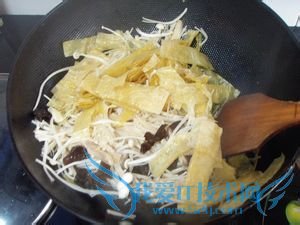 菌菇炒豆腐皮