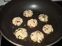 教大家香煎豆腐肉饼的做法