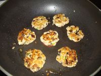 教大家香煎豆腐肉饼的做法