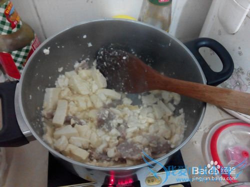 瘦肉炒豆腐的做法