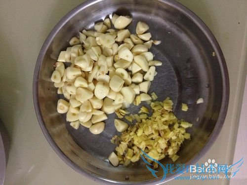 一鱼二吃:红烧鱼块和鱼头豆腐汤