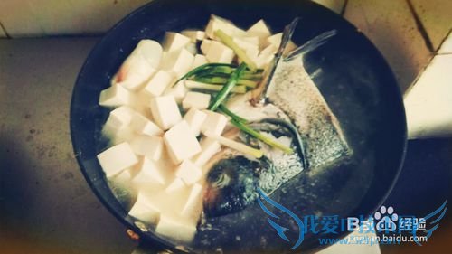 老少咸宜的鱼头豆腐汤