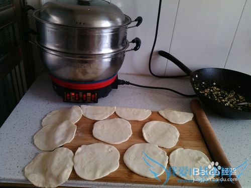 豆腐地皮菜包子