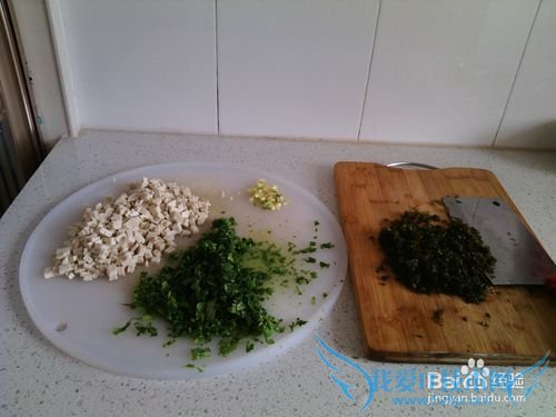 豆腐地皮菜包子