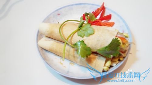 凉拌豆腐卷。
