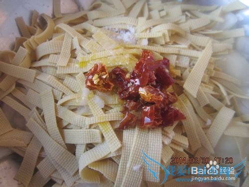 拌香辣干豆腐圆葱丝