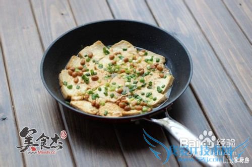 普宁豆酱焖豆腐的做法