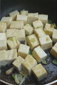 青椒炒豆腐教你豆腐不碎妙招