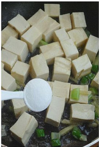 青椒炒豆腐教你豆腐不碎妙招