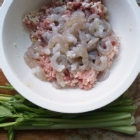 鲜虾芹菜大馄饨