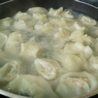 鲜虾芹菜大馄饨