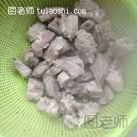 椒泥排骨的做法
