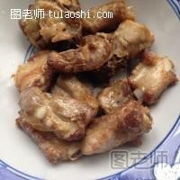 椒泥排骨的做法