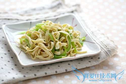 清爽开胃菜——尖椒炒豆腐丝