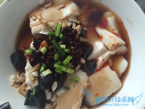 简单好吃的皮蛋豆腐