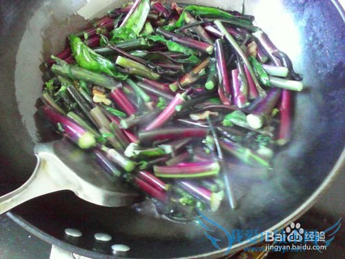 爆炒泡椒紫菜心