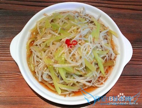 清凉减肥的莴笋拌银芽