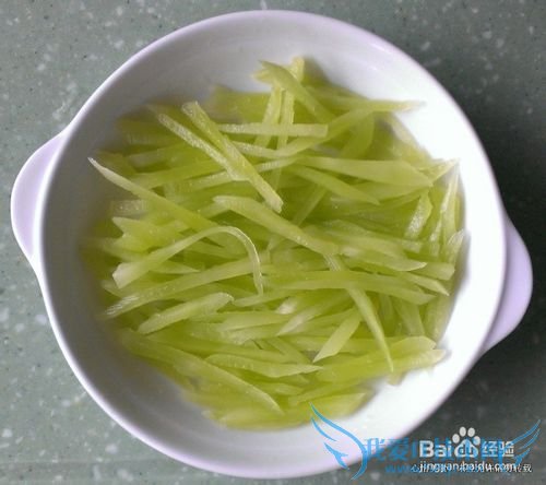 清凉减肥的莴笋拌银芽