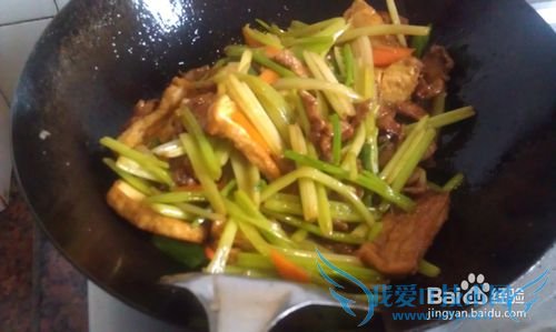 家常好味道--芹香油豆腐