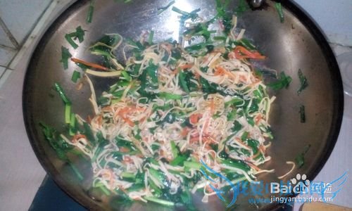 韭菜胡萝卜炒豆腐的做法