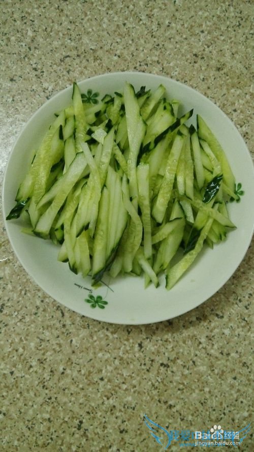 夏日凉菜--老干妈拌黄瓜