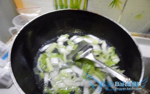 白菜腐竹煮年糕怎么做?--白菜腐竹煮年糕的做法