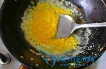 怎么做咸蛋黄烩豆腐