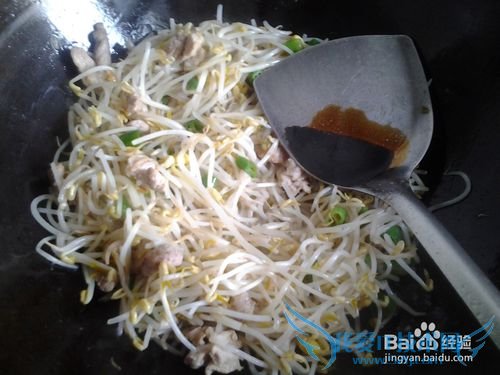 绿豆芽的做:豆芽小炒肉