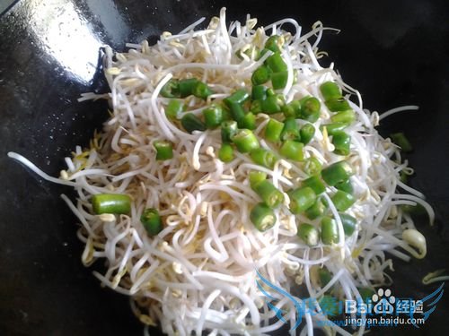绿豆芽的做:豆芽小炒肉