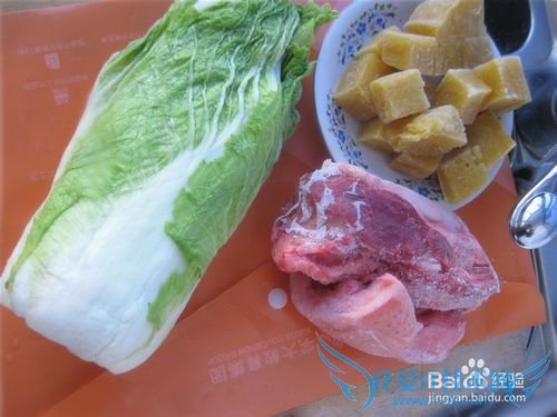 冻豆腐炖白菜肉
