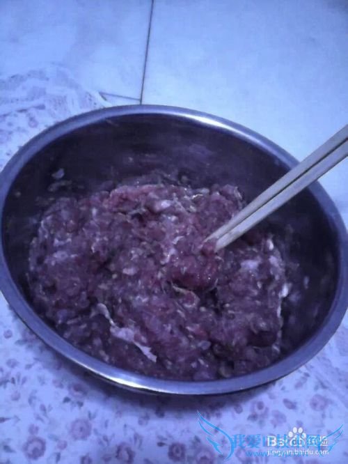 我是这样作猪肉大葱丸子的