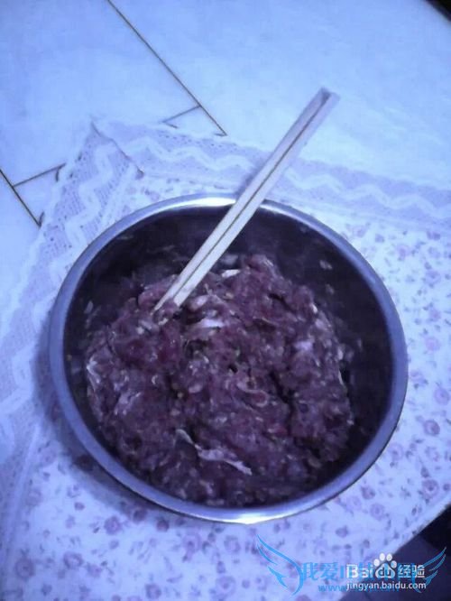 我是这样作猪肉大葱丸子的