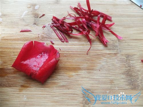 女人美白养颜之佳品—玫瑰花豆腐