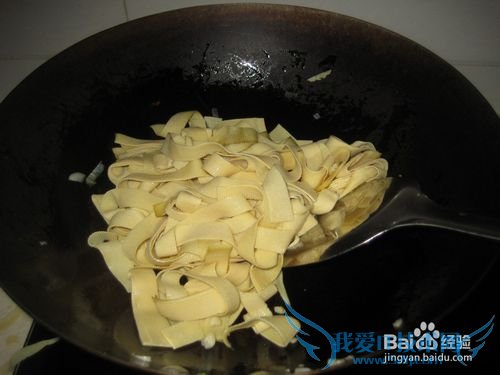 黑白菜炒干豆腐