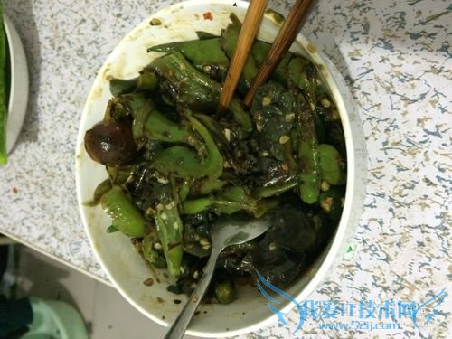 烧(烤)辣椒拌皮蛋