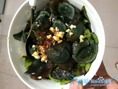 烧(烤)辣椒拌皮蛋