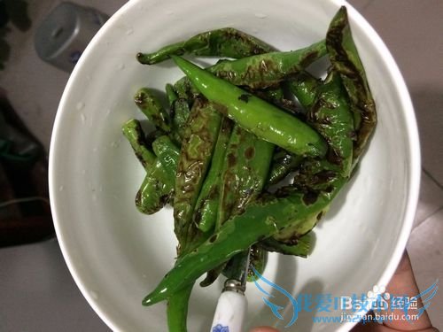 烧(烤)辣椒拌皮蛋