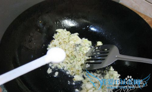 蒜蓉粉丝蒸开边虾做法