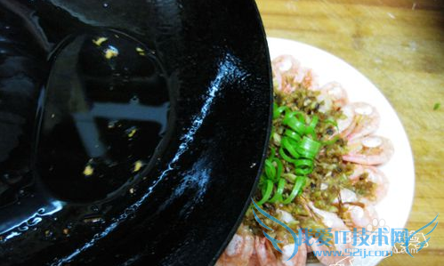 蒜蓉粉丝蒸开边虾做法