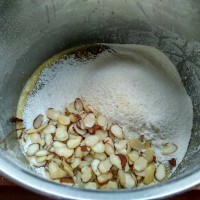 如何制作嘎嘣儿脆的无油小零嘴儿【杏仁棒】