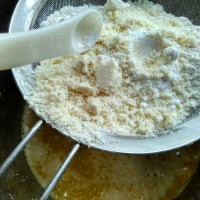 如何制作嘎嘣儿脆的无油小零嘴儿【杏仁棒】