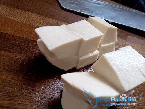 咸鱼豆腐粒的做法