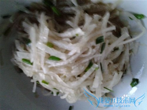 怎么做凉拌白萝卜菜——口感清脆味道鲜美